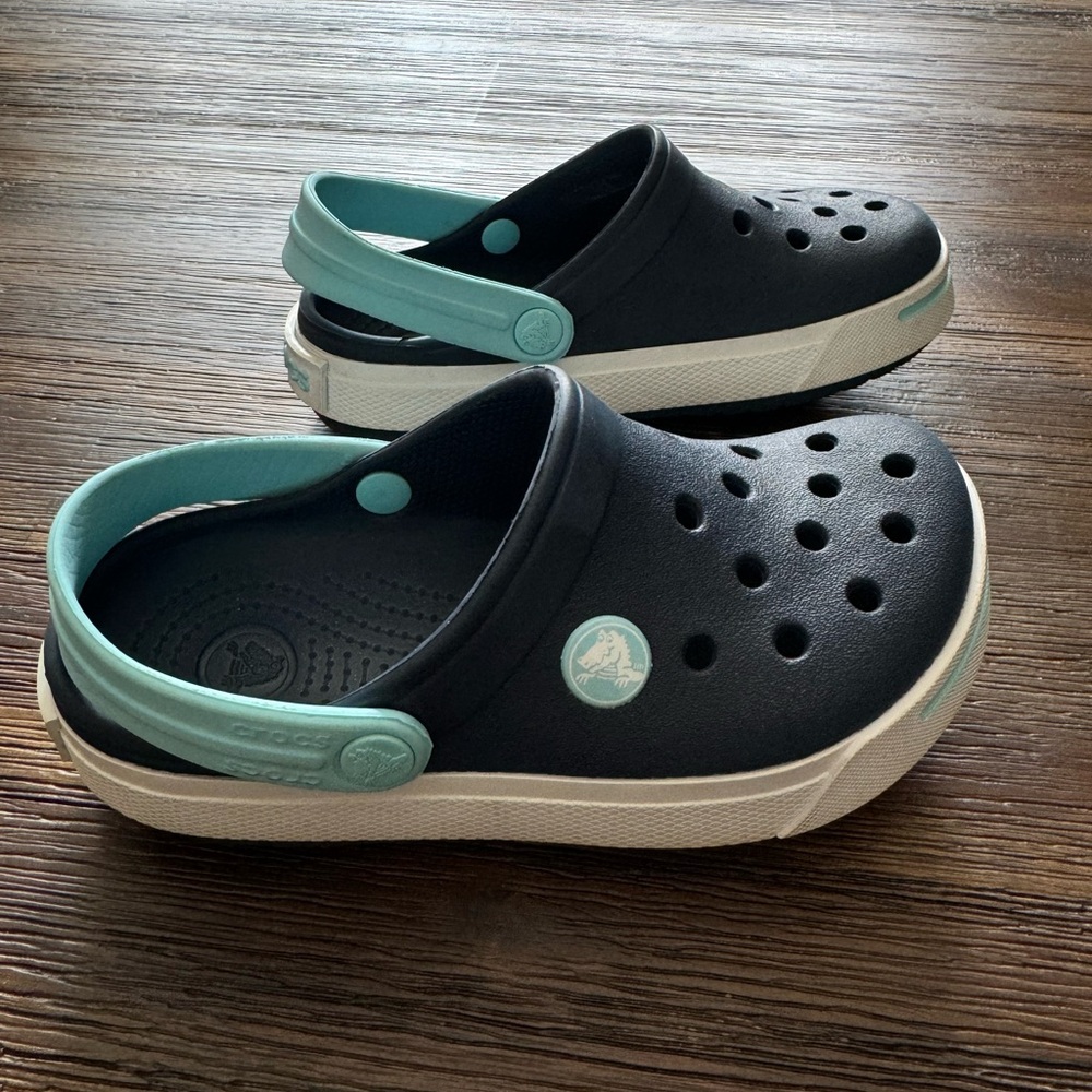 Crocs Kids' Crocband Clog in Navy/Ice Blue Size C10/11